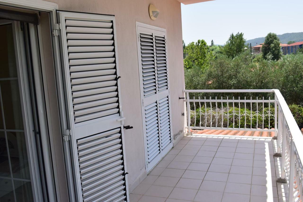 Villa Close To The Beach 奥马斯帕纳吉亚斯 外观 照片