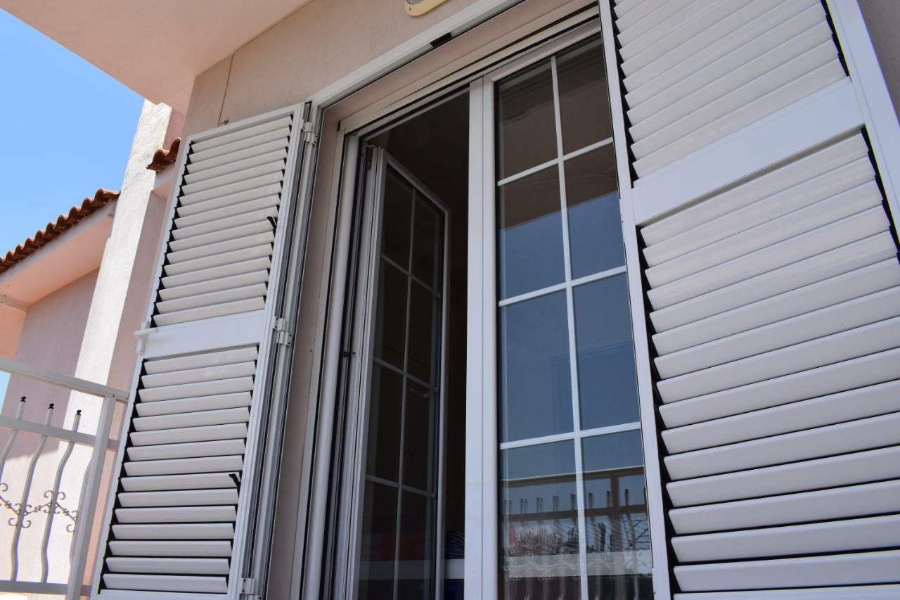 Villa Close To The Beach 奥马斯帕纳吉亚斯 外观 照片