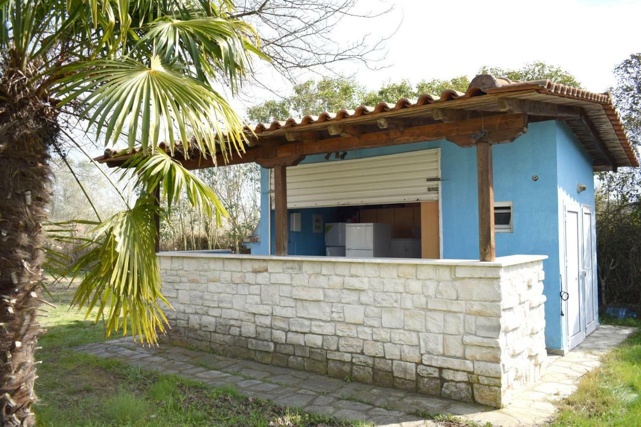 Villa Close To The Beach 奥马斯帕纳吉亚斯 外观 照片